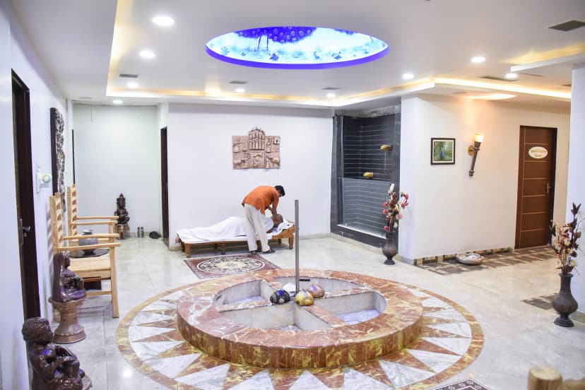 NOIDA: EXPERIENCE NATURAL HEALING WITH NATUROPATHY AT YOGASHRAY SEWAYATAN!